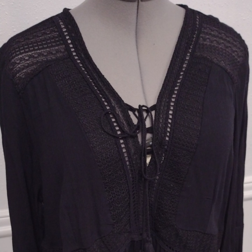 NEW Elegant Black Women's Tunic with Lace Detailing - Picture 6 of 15